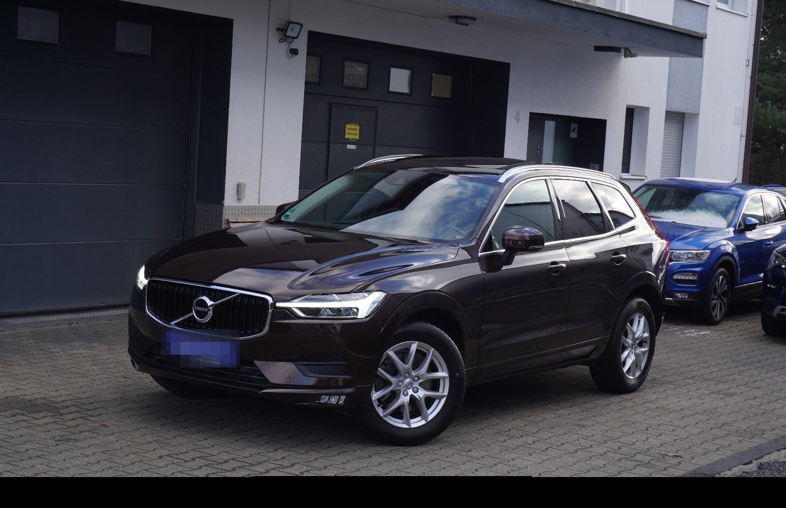 Volvo XC60 D4 Momentum AWD LEDER+NAVI+PANO+KAMERA+ALU foto 3