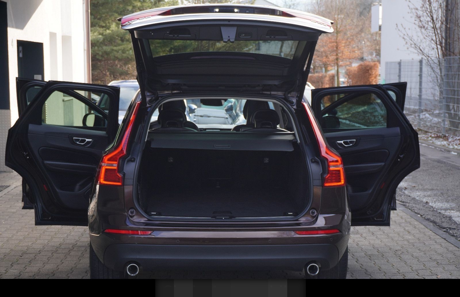 Volvo XC60 D4 Momentum AWD LEDER+NAVI+PANO+KAMERA+ALU foto 9