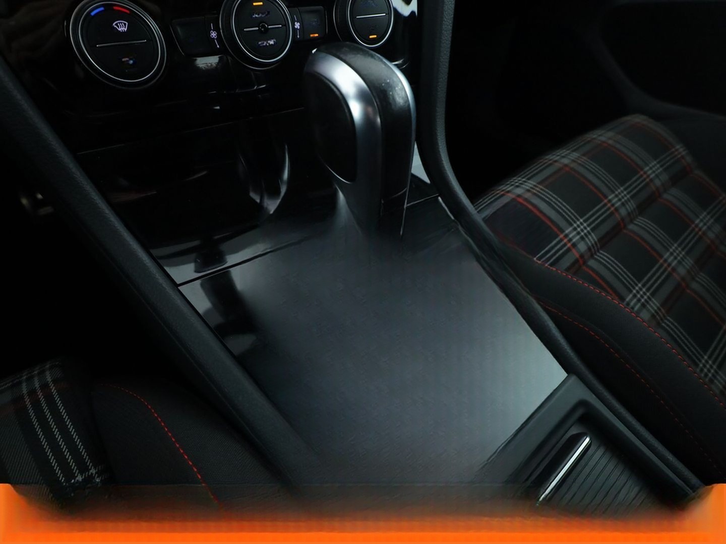 Volkswagen Golf VII 2.0 TSI GTI Performance BM Aut.*NAV*LED foto 26