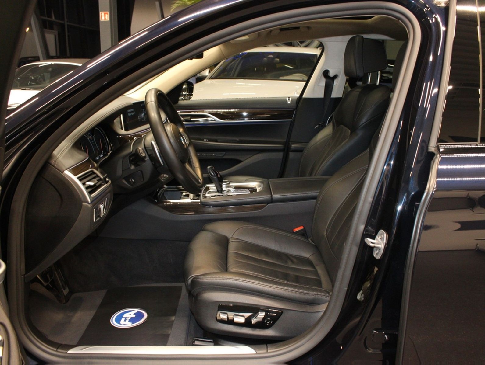 BMW 730d*M-Sport Paket*Hud*Standh.GSD.Massagesitze foto 13