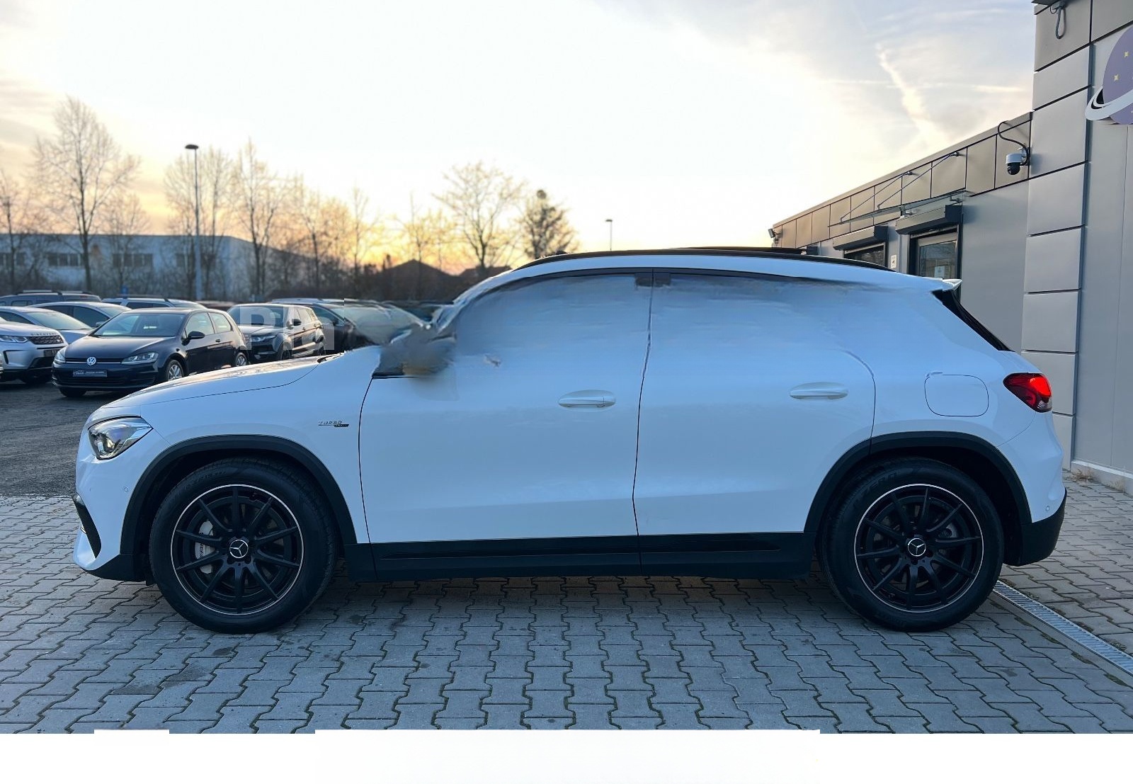 Mercedes-Benz GLA 35 AMG 4Matic*PANORAMA*LED*CAM*MULTI-BEAM* foto 9