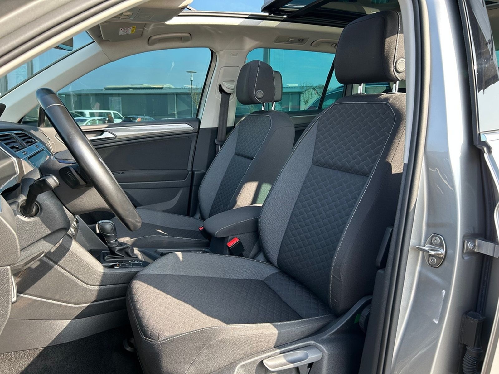 Volkswagen Tiguan 1.5 TSI Join DSG AHK LED ACC Pano Kamera foto 12