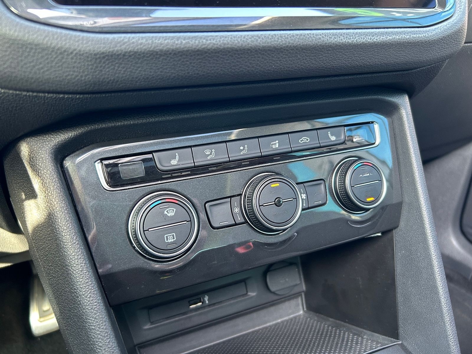 Volkswagen Tiguan 1.5 TSI Join DSG AHK LED ACC Pano Kamera foto 16
