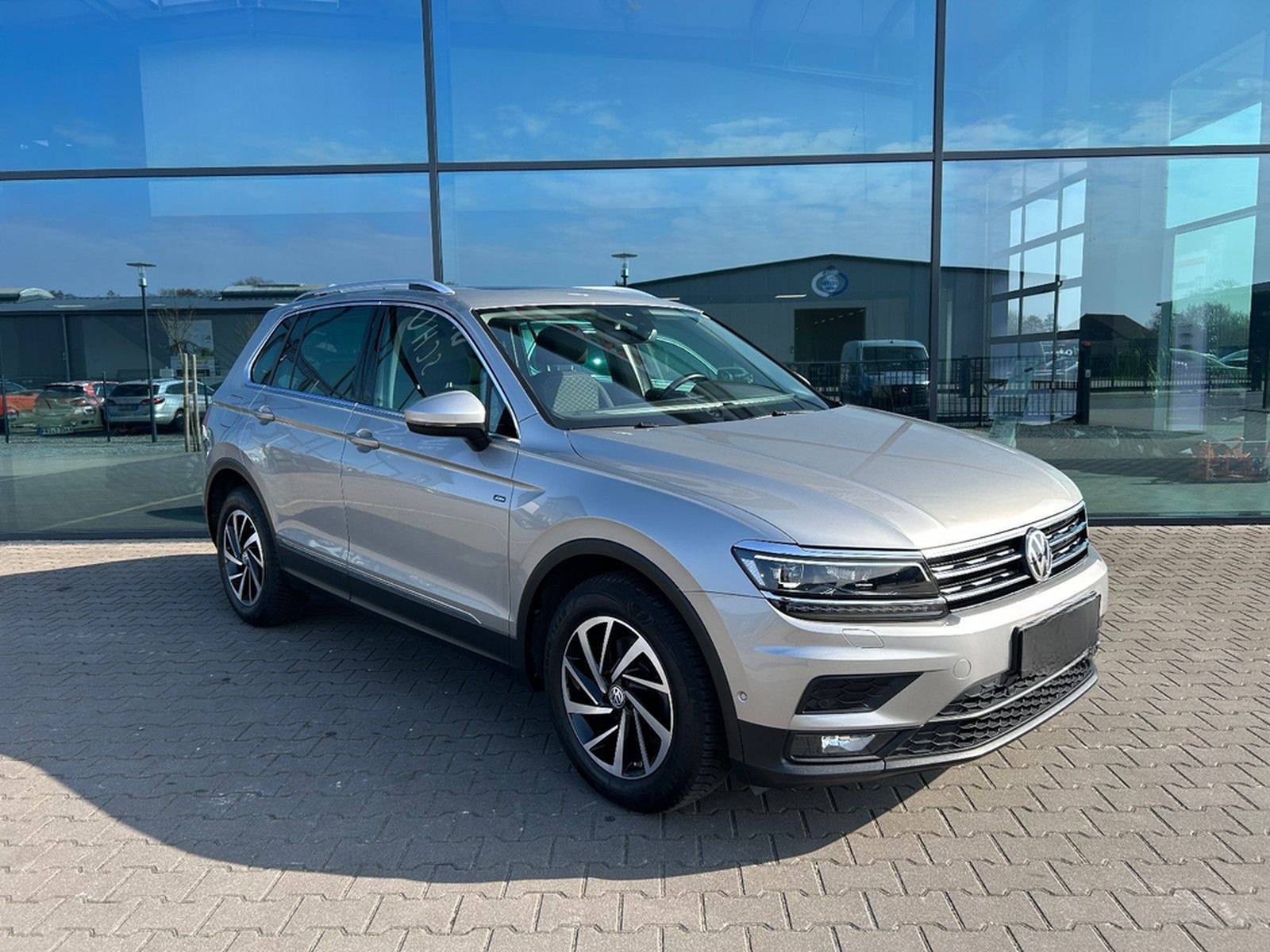 Volkswagen Tiguan 1.5 TSI Join DSG AHK LED ACC Pano Kamera foto 3