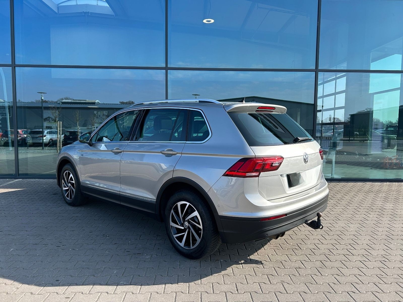 Volkswagen Tiguan 1.5 TSI Join DSG AHK LED ACC Pano Kamera foto 4