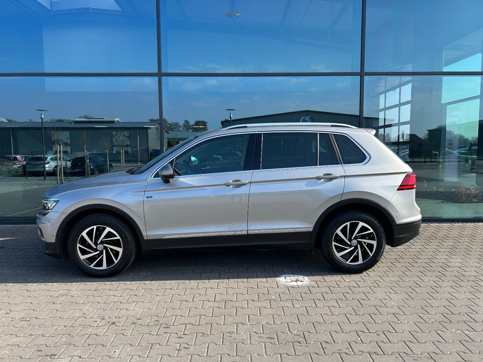 Volkswagen Tiguan 1.5 TSI Join DSG AHK LED ACC Pano Kamera foto 5
