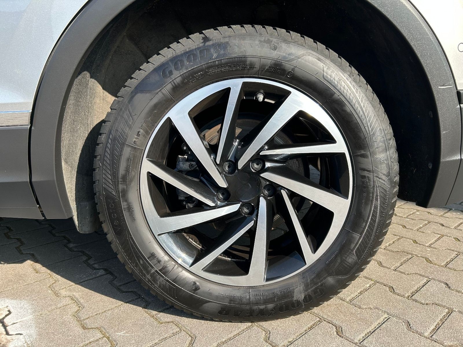 Volkswagen Tiguan 1.5 TSI Join DSG AHK LED ACC Pano Kamera foto 7