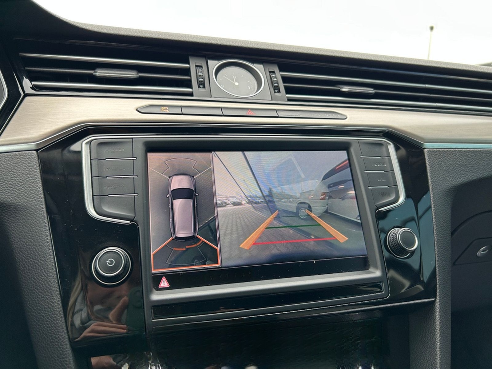 Volkswagen Passat Variant 2.0 TDI R-Line DSG ACC LED 360° foto 13