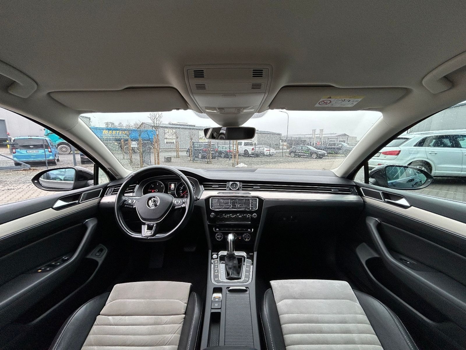Volkswagen Passat Variant 2.0 TDI R-Line DSG ACC LED 360° foto 17