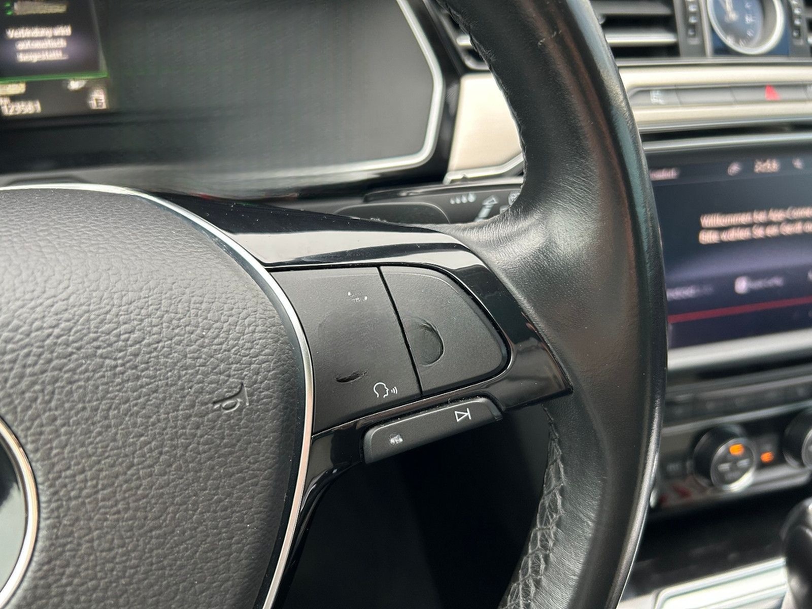 Volkswagen Passat Variant 2.0 TDI R-Line DSG ACC LED 360° foto 22