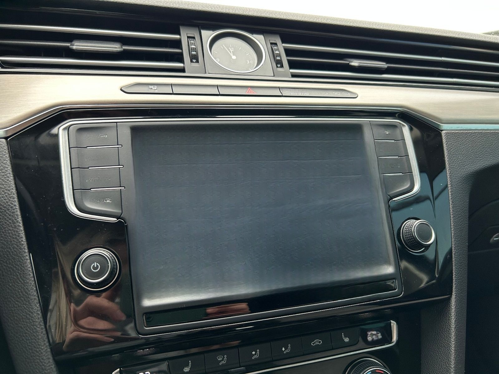 Volkswagen Passat Variant 2.0 TDI R-Line DSG ACC LED 360° foto 24