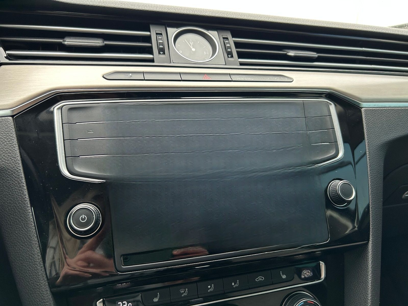 Volkswagen Passat Variant 2.0 TDI R-Line DSG ACC LED 360° foto 25