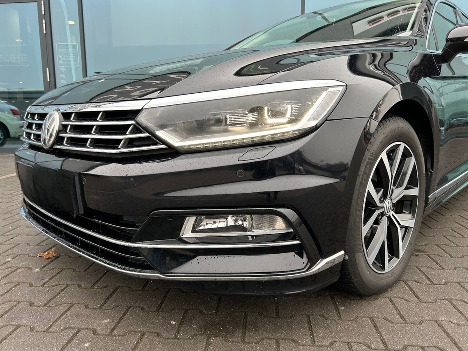 Volkswagen Passat Variant 2.0 TDI R-Line DSG ACC LED 360° foto 31