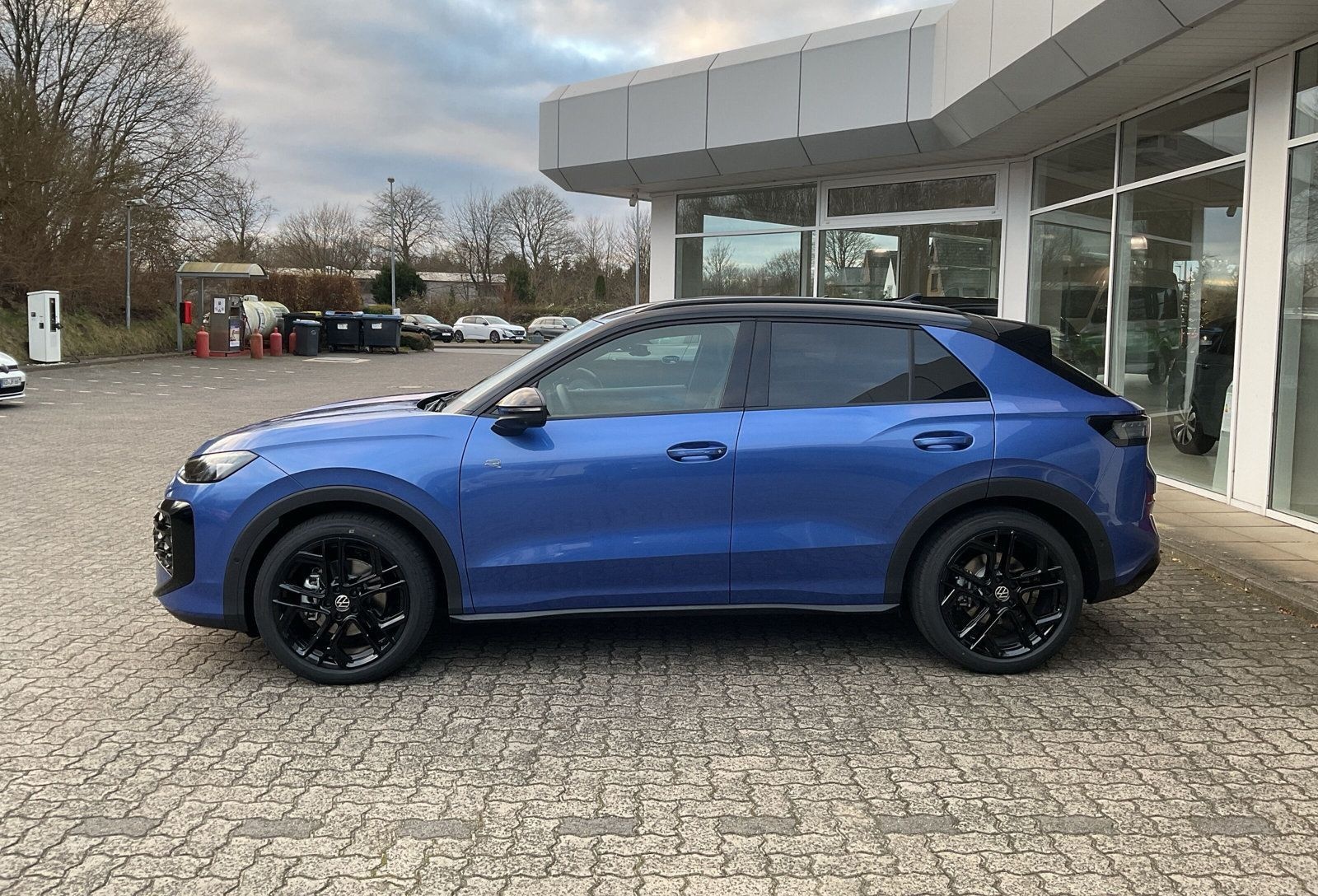 Volkswagen T-Roc 1.5 eTSI R-Line DSG AHK ACC RFK Sitzhzg foto 2