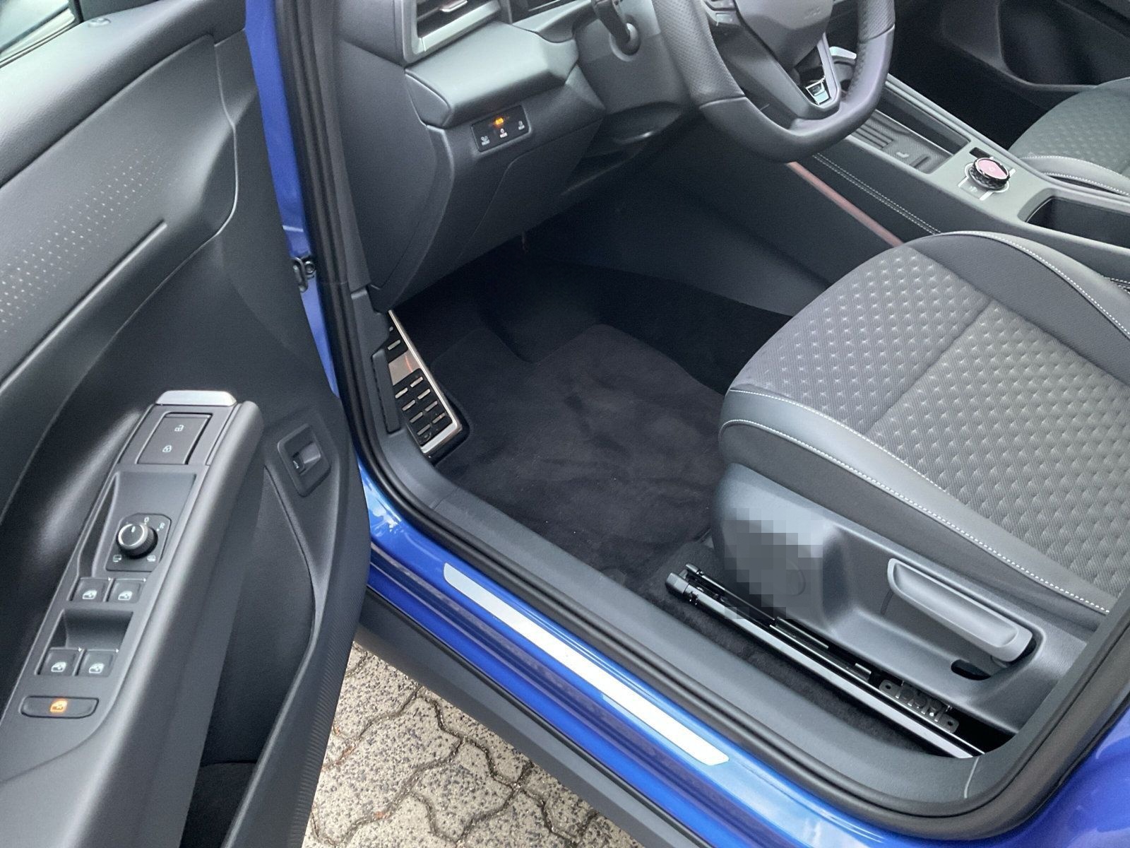 Volkswagen T-Roc 1.5 eTSI R-Line DSG AHK ACC RFK Sitzhzg foto 19