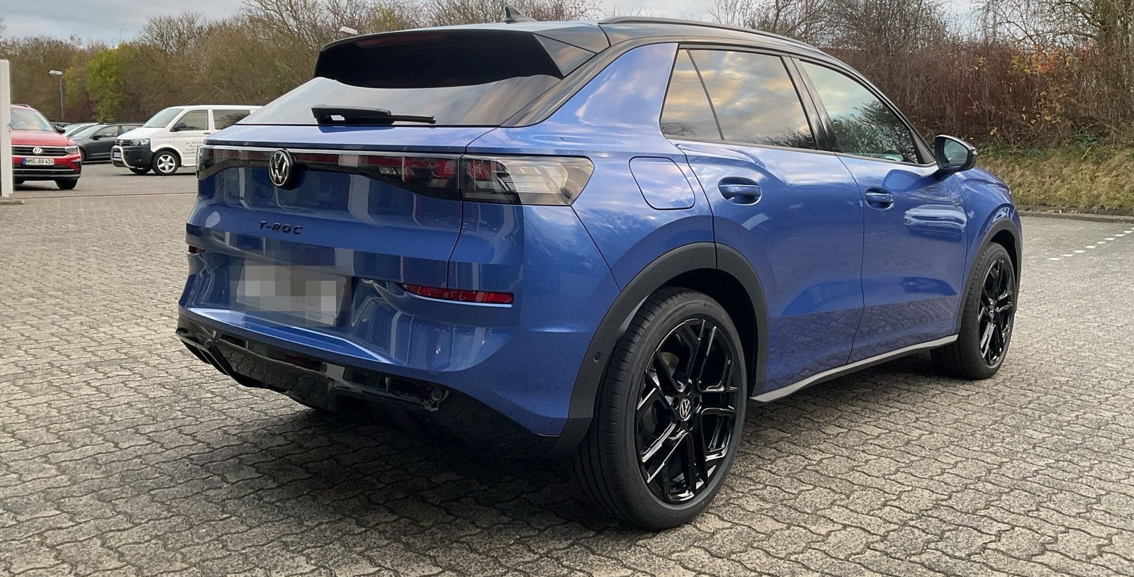 Volkswagen T-Roc 1.5 eTSI R-Line DSG AHK ACC RFK Sitzhzg foto 4