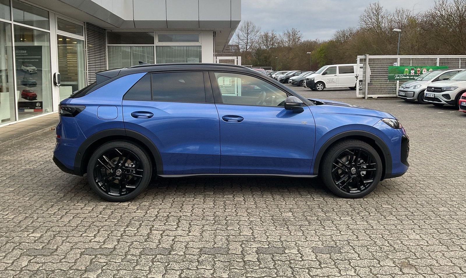Volkswagen T-Roc 1.5 eTSI R-Line DSG AHK ACC RFK Sitzhzg foto 5