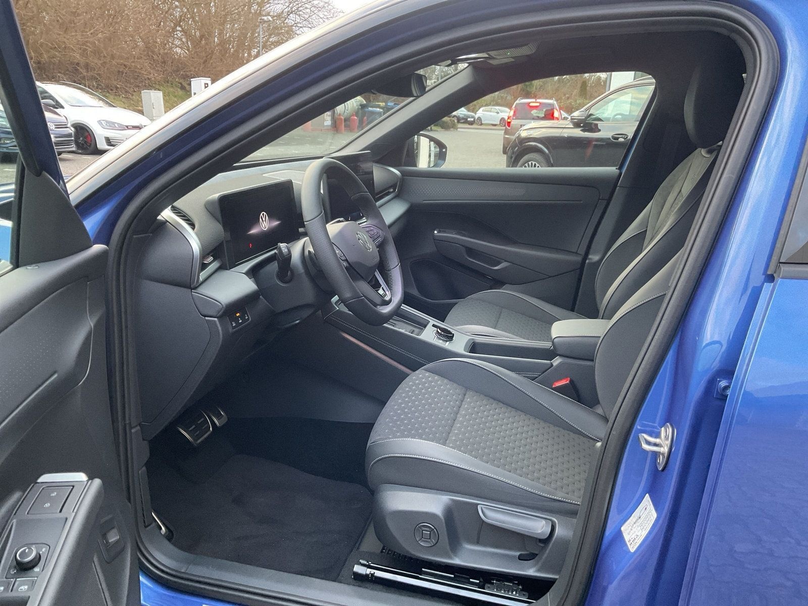 Volkswagen T-Roc 1.5 eTSI R-Line DSG AHK ACC RFK Sitzhzg foto 9