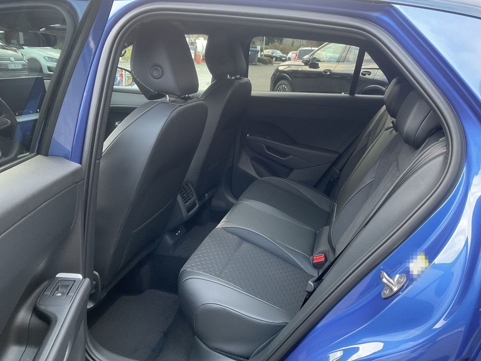 Volkswagen T-Roc 1.5 eTSI R-Line DSG AHK ACC RFK Sitzhzg foto 10