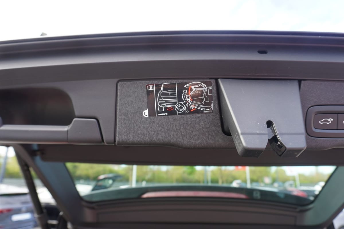 Volvo XC60 2.0 R Design AWD HarmanKardon ACC LED AHK foto 12
