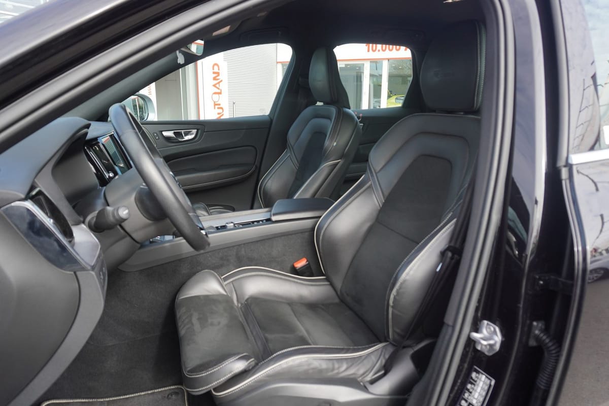 Volvo XC60 2.0 R Design AWD HarmanKardon ACC LED AHK foto 14