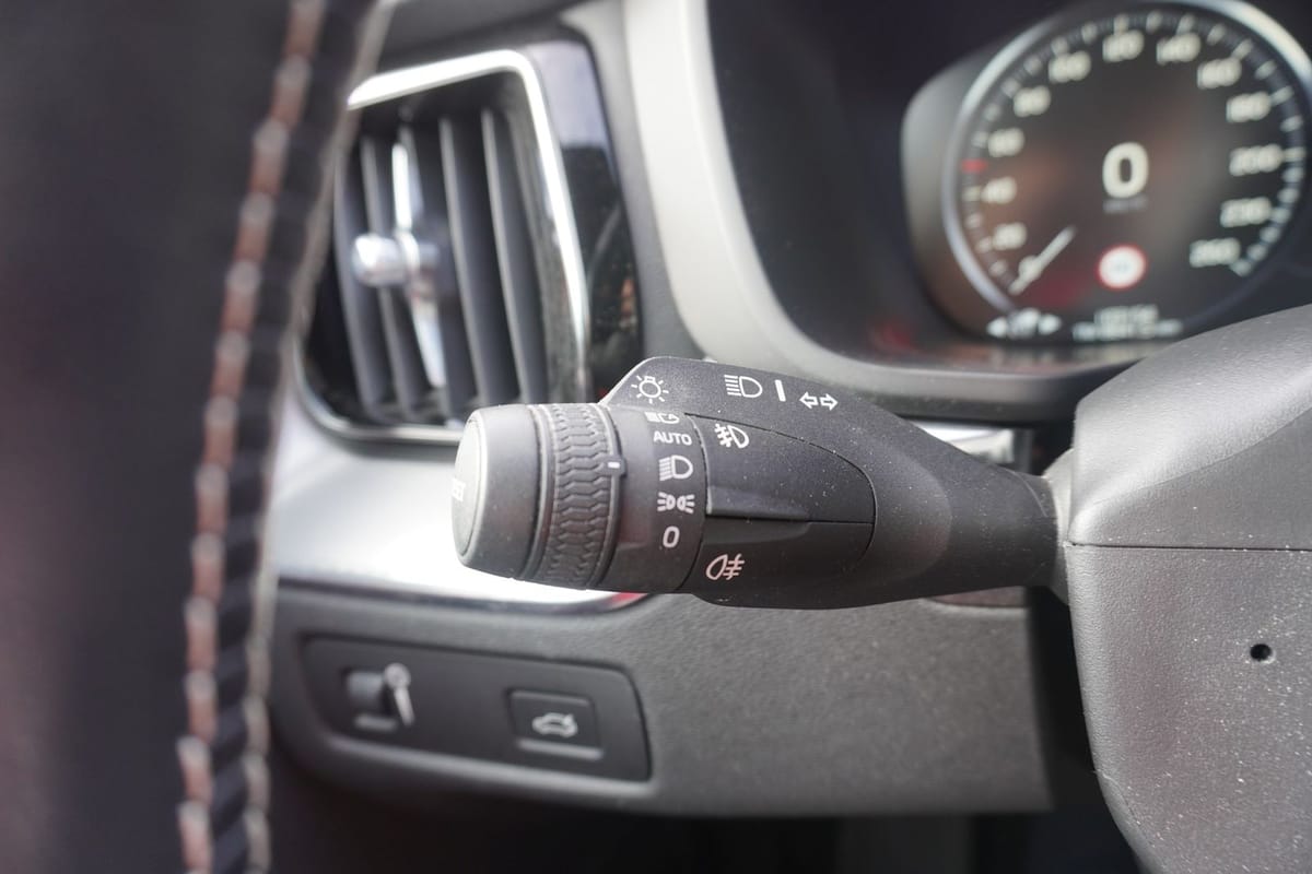 Volvo XC60 2.0 R Design AWD HarmanKardon ACC LED AHK foto 21