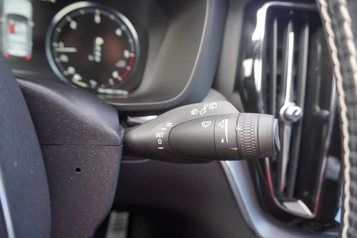 Volvo XC60 2.0 R Design AWD HarmanKardon ACC LED AHK foto 22