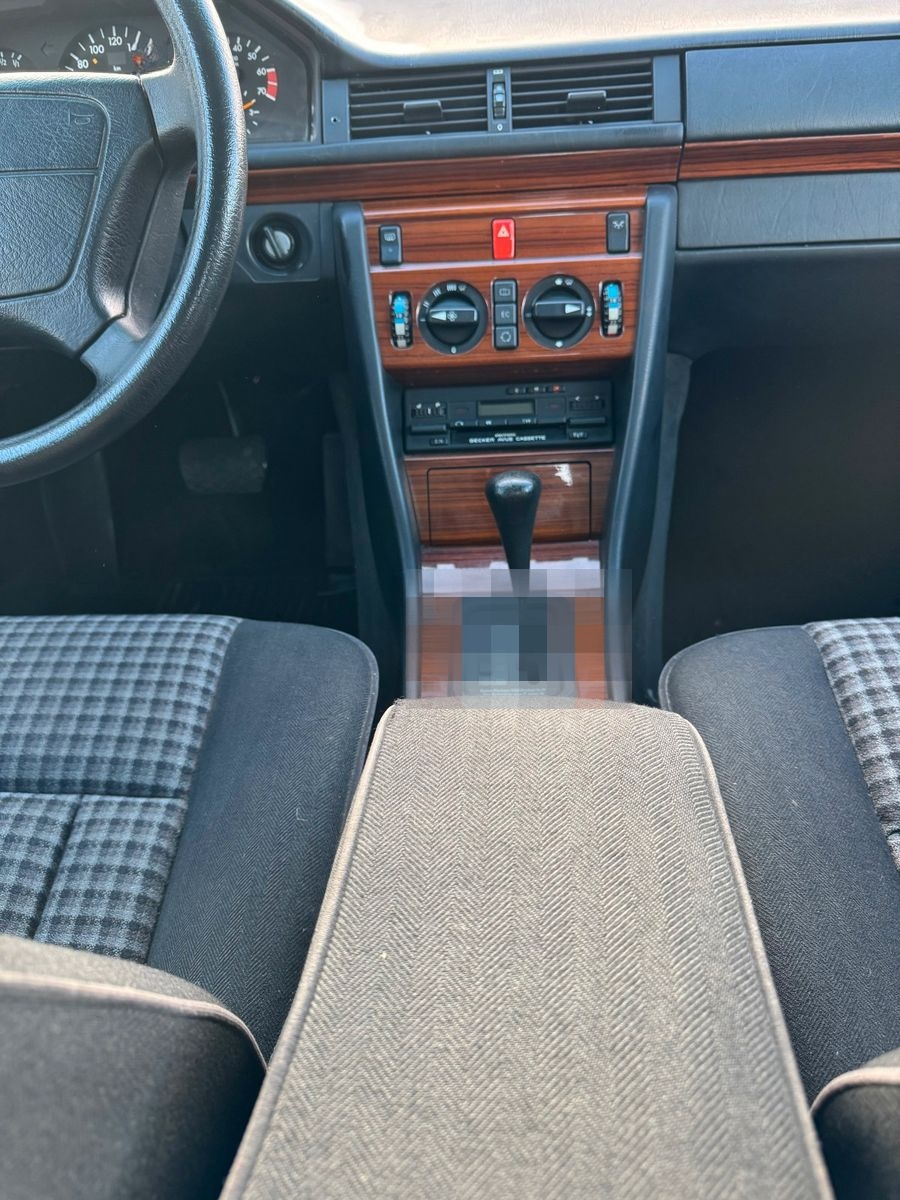 Mercedes-Benz 230E / E230 / W124 foto 19