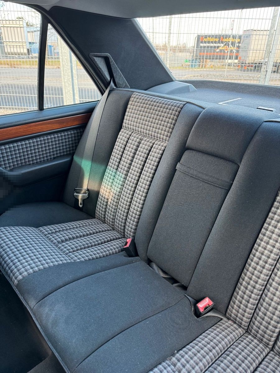 Mercedes-Benz 230E / E230 / W124 foto 23