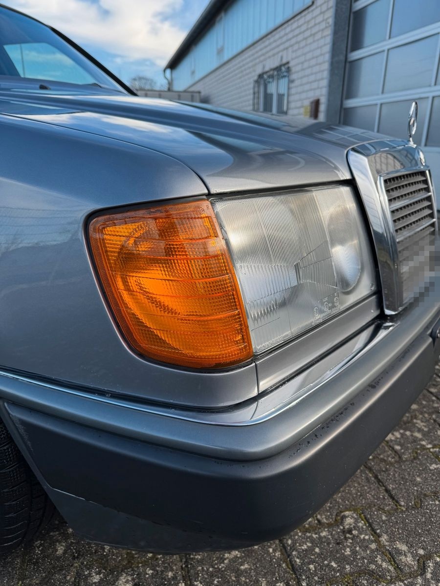 Mercedes-Benz 230E / E230 / W124 foto 8
