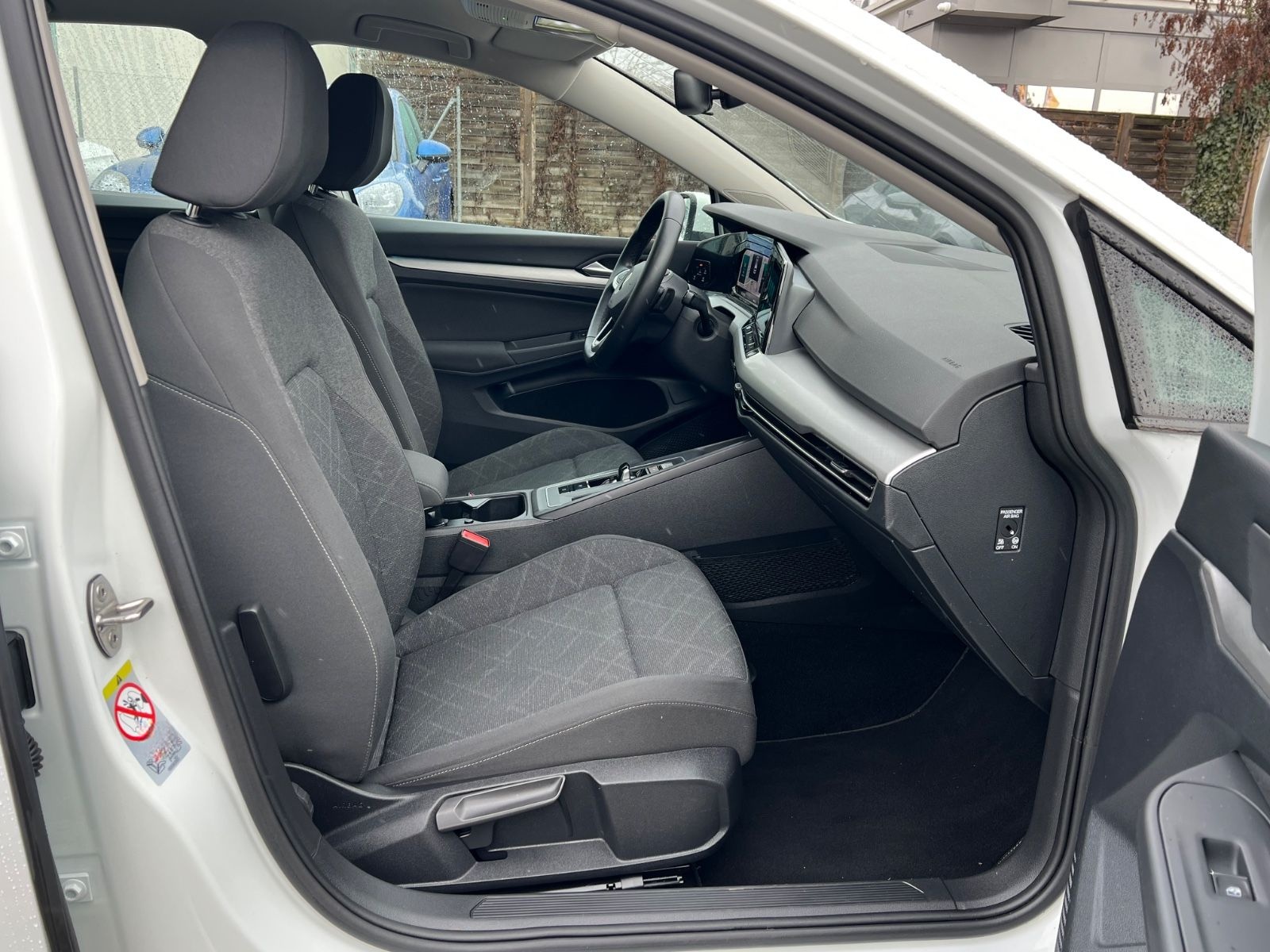 Volkswagen Golf VIII Lim. Life 2,0 TDI *ACC-ASSIST-DAB+* foto 11