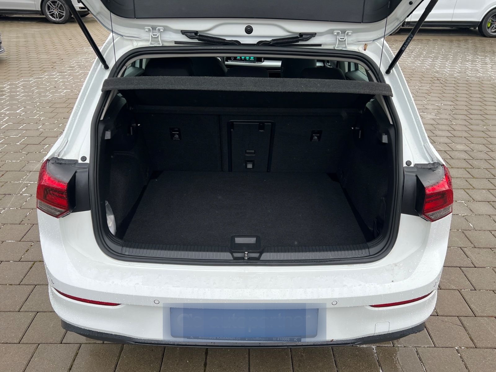 Volkswagen Golf VIII Lim. Life 2,0 TDI *ACC-ASSIST-DAB+* foto 19