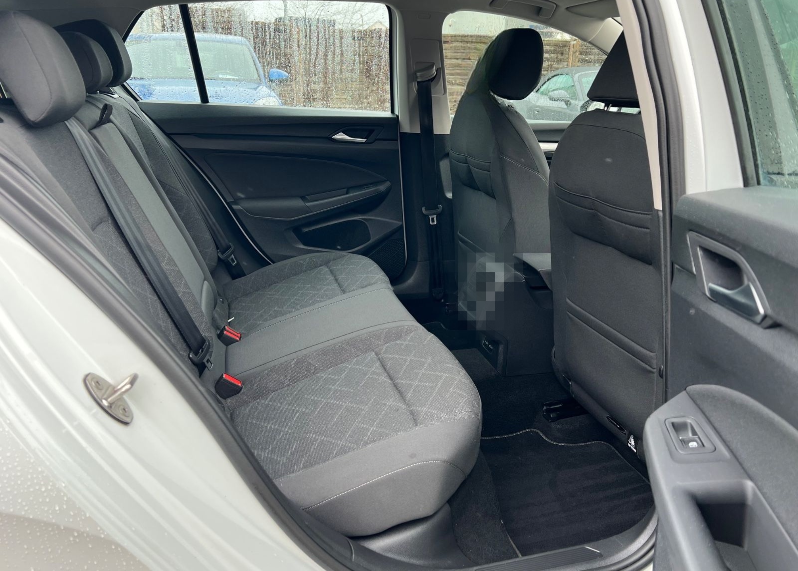 Volkswagen Golf VIII Lim. Life 2,0 TDI *ACC-ASSIST-DAB+* foto 10