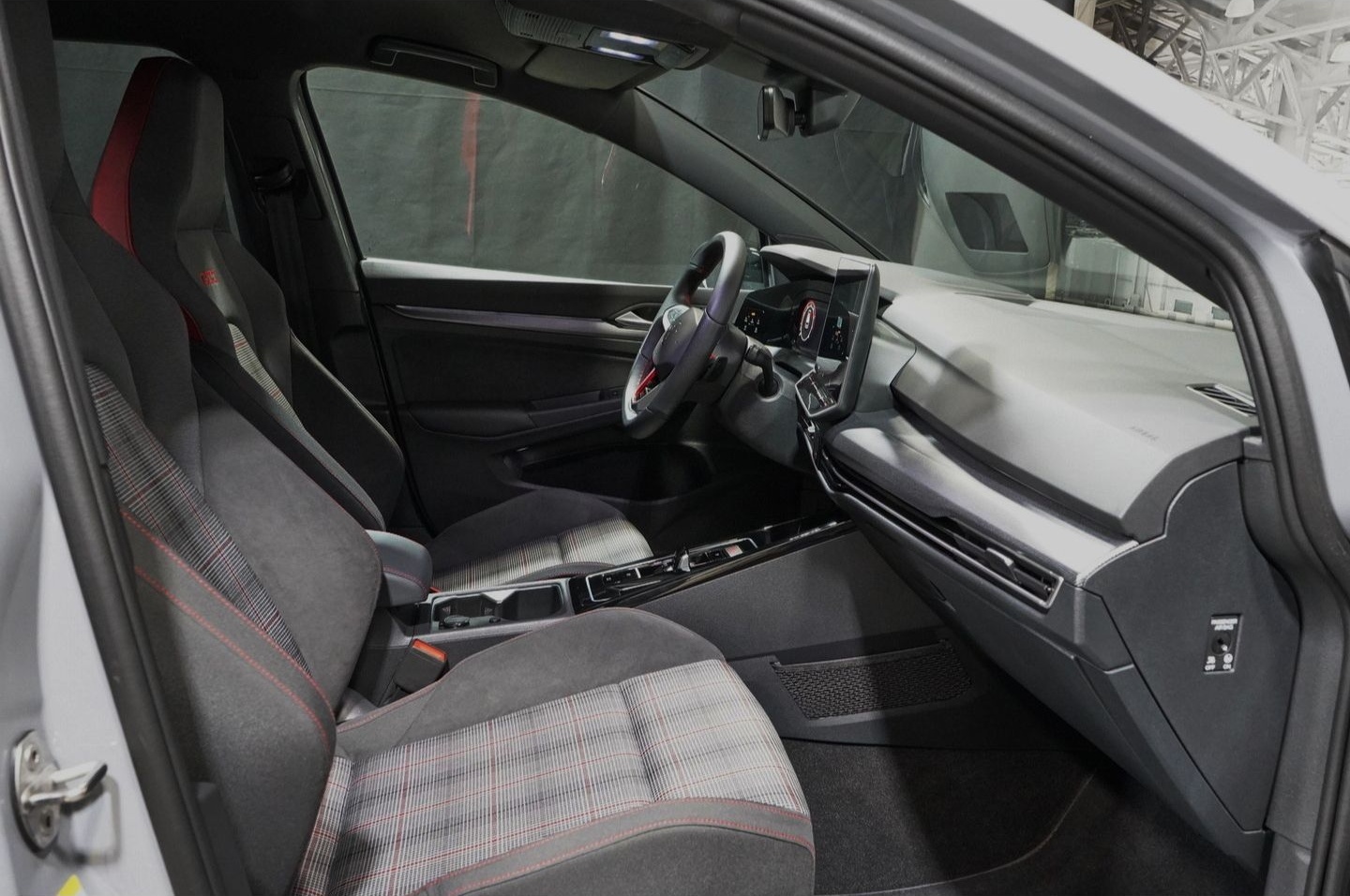 Volkswagen Golf GTI 2.0 TSI DSG DCC IQ.LIGHT AHK foto 3