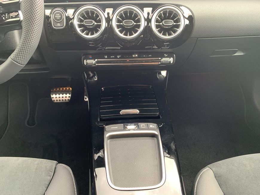 Mercedes-Benz A 180 d AMG Special Edition 360° Sound foto 13