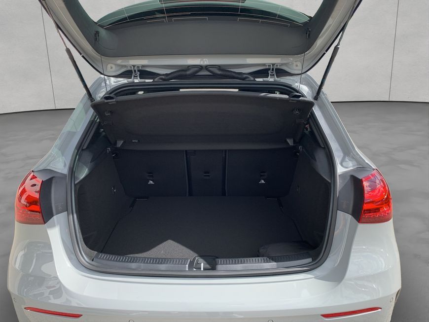 Mercedes-Benz A 180 d AMG Special Edition 360° Sound foto 4