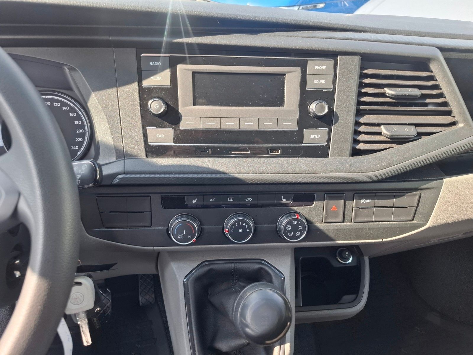Volkswagen T6.1  9-Sitzer-Stoff  4motion  1. Hand foto 6