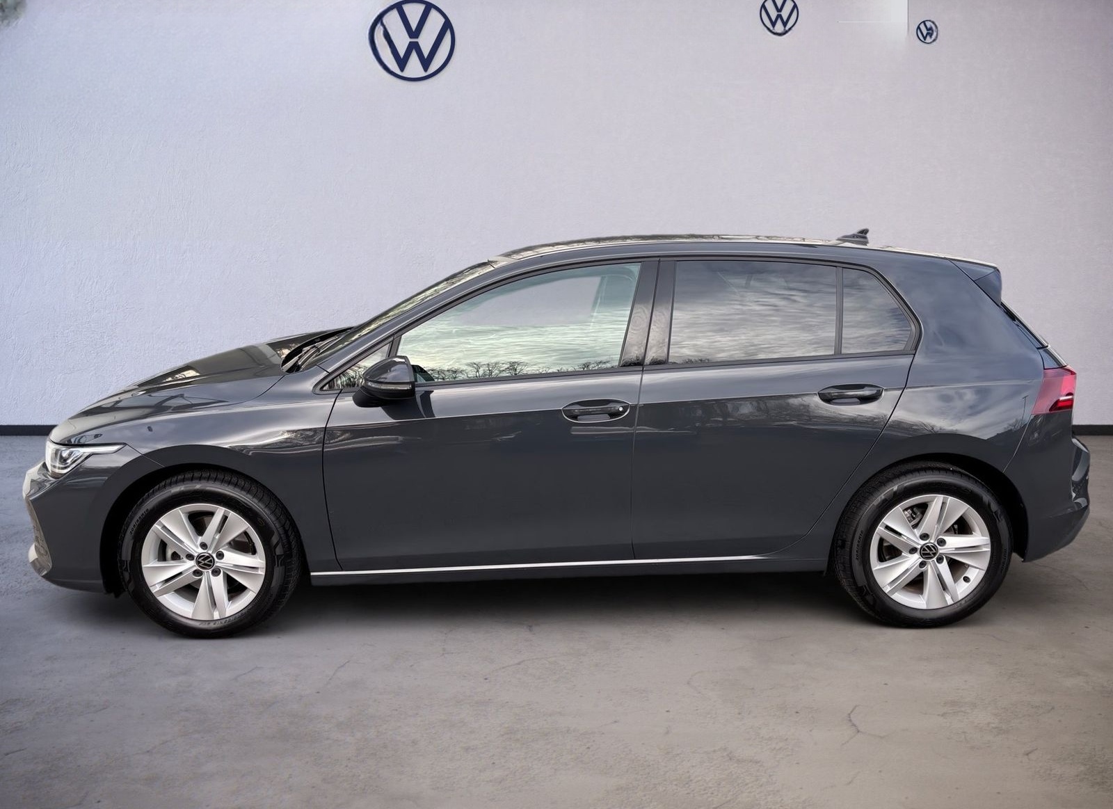 Volkswagen Golf VIII 1.5 TSI Life NAVI LED KLIMA LM foto 5