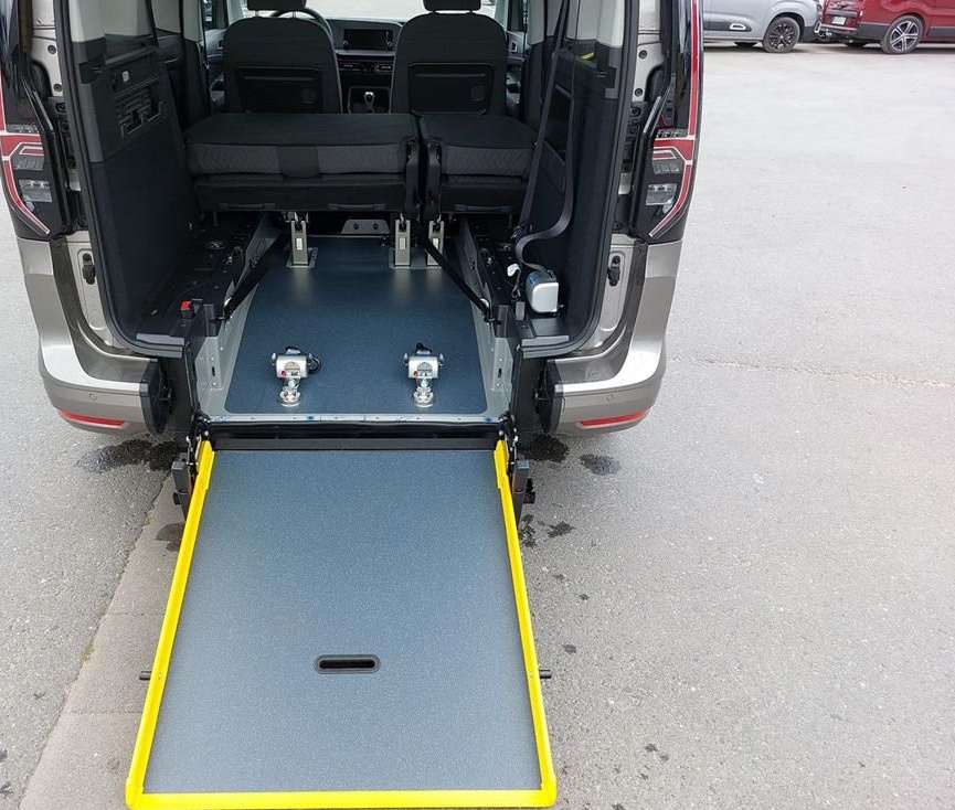 Volkswagen Caddy 2.0 TDI Life Rollstuhlumbau foto 15