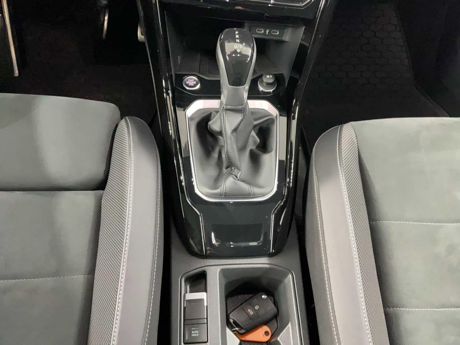 Volkswagen T-Roc R-line (Panorama.Kamera.AHK) 2.0 TDI DSG foto 12