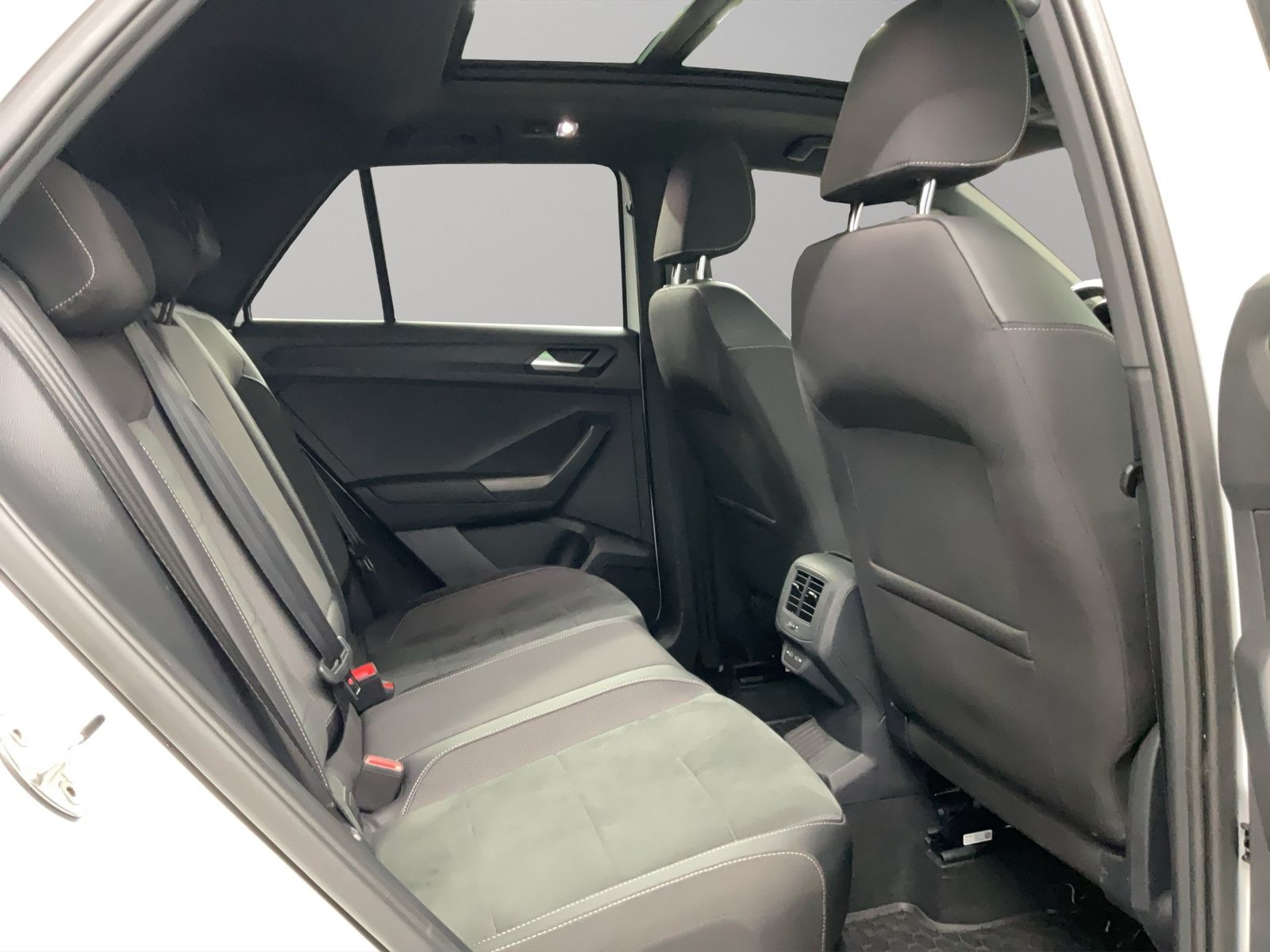 Volkswagen T-Roc R-line (Panorama.Kamera.AHK) 2.0 TDI DSG foto 6