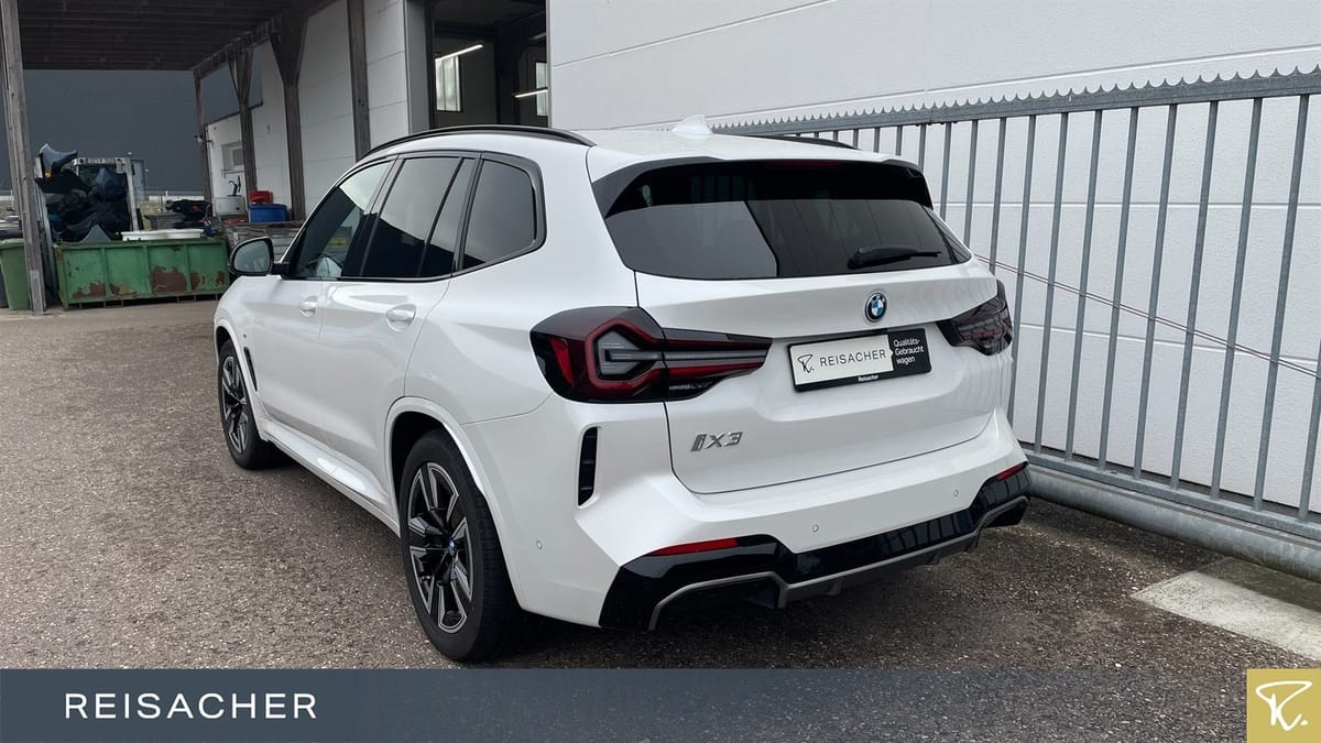 BMW IX3 Inspiring M-Sport Laser Pano DrAsProf PArkAs foto 2