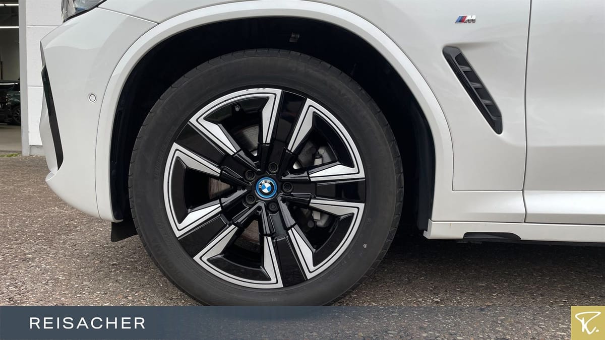 BMW IX3 Inspiring M-Sport Laser Pano DrAsProf PArkAs foto 3