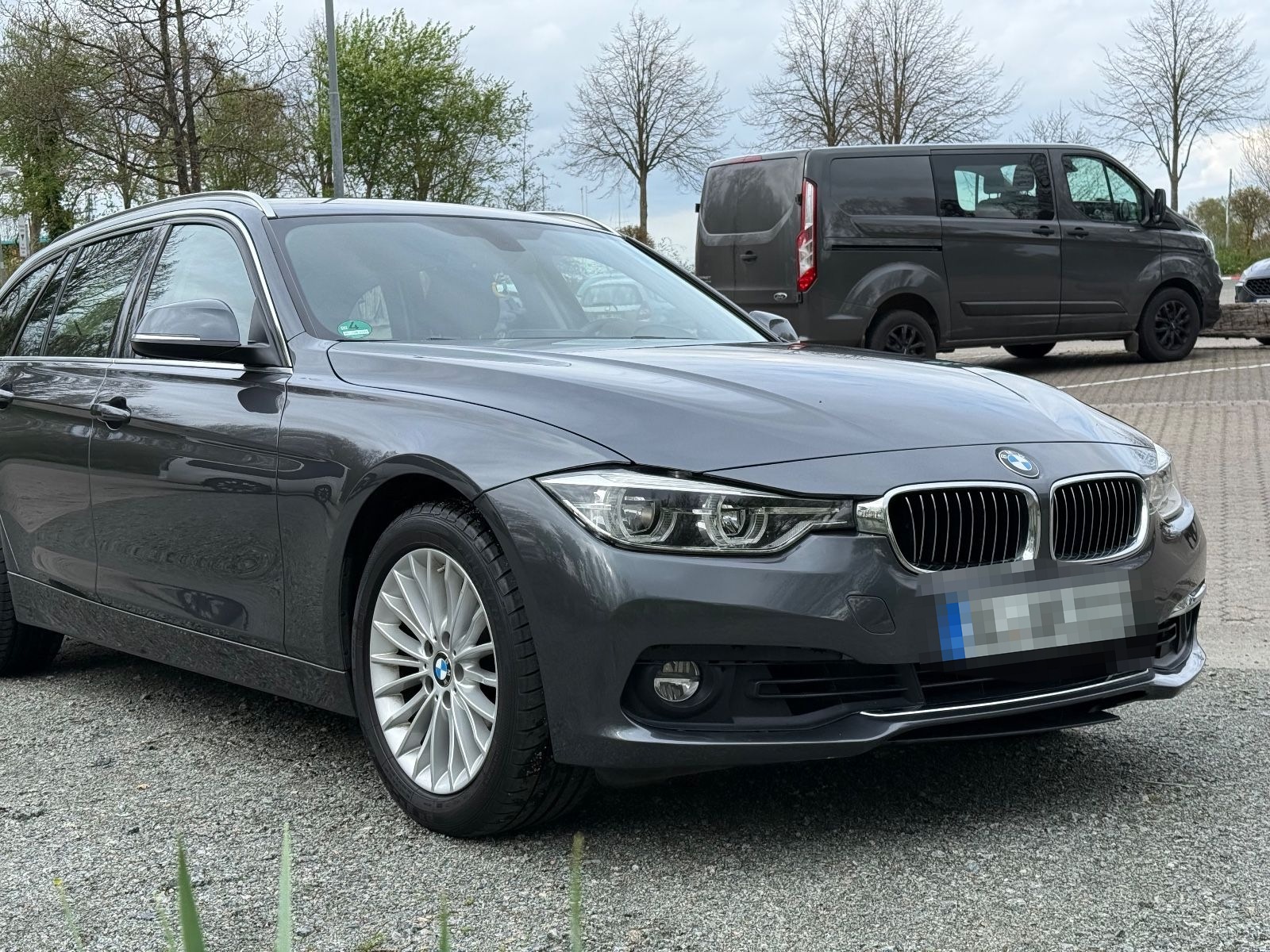 BMW 320i Touring Automatik Luxury Line  foto 2