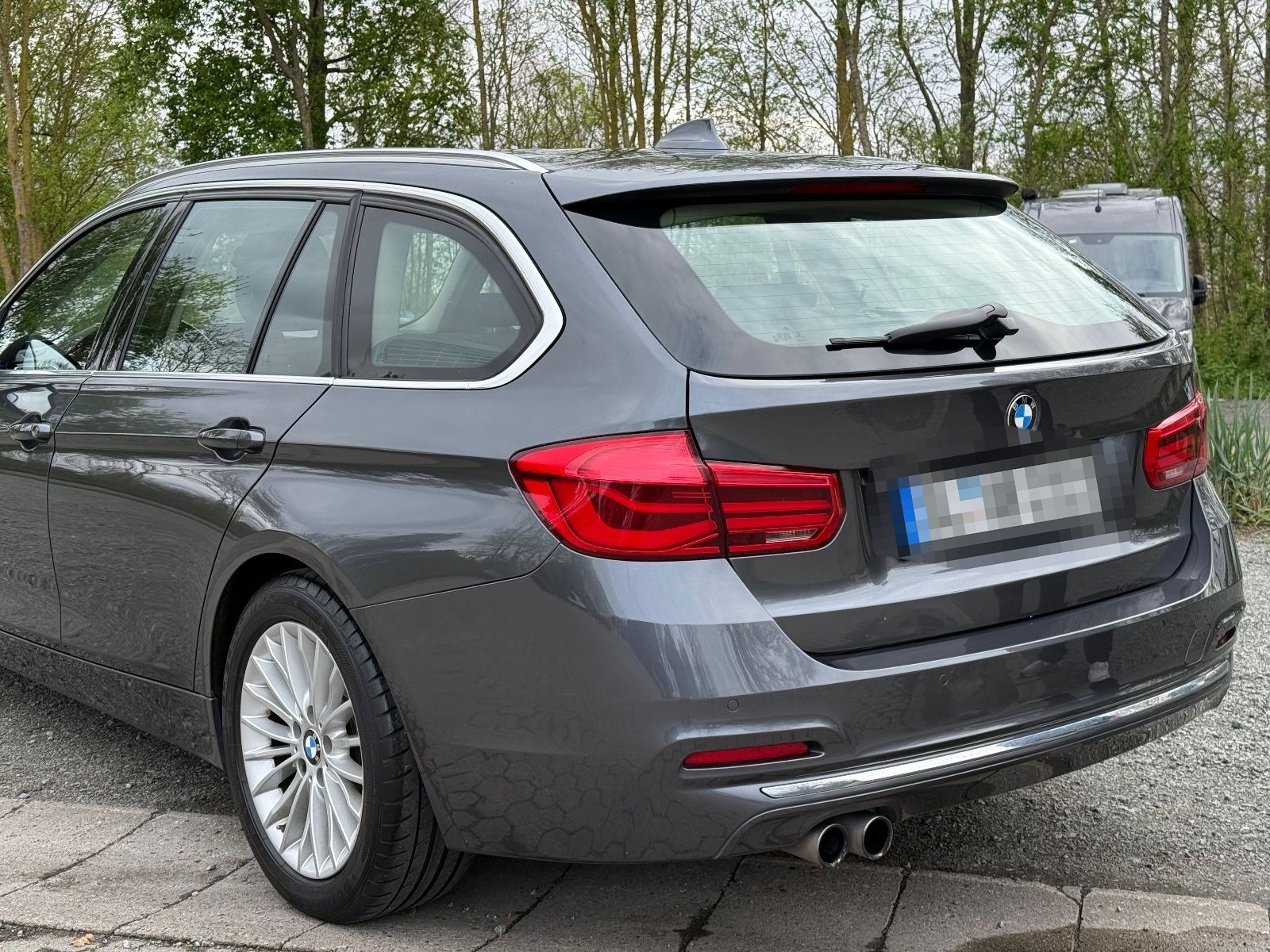 BMW 320i Touring Automatik Luxury Line  foto 4