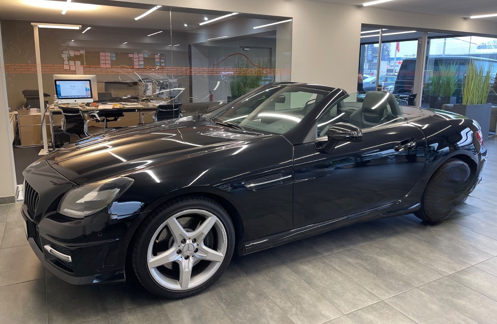Mercedes-Benz SLK 200 Roadster BlEff*AMGLine/AUT/Airscarf/Pano foto 11