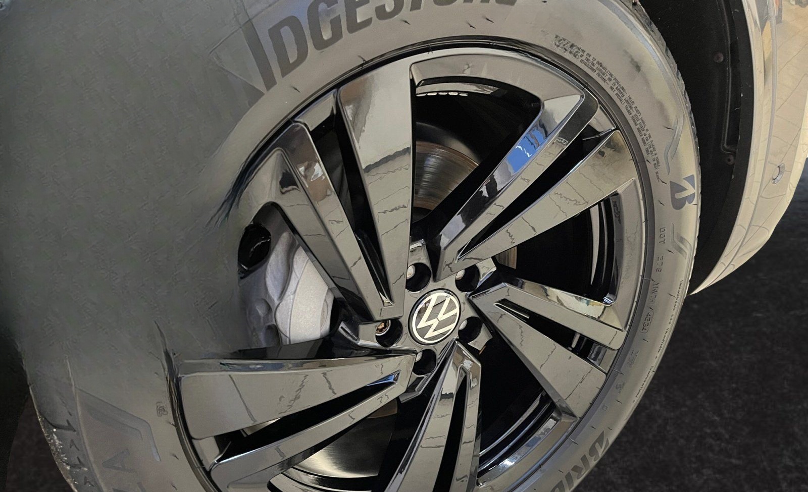 Volkswagen Touareg R-Line 3.0TDI DSG 4x4 AHK Panorama MATRI foto 15
