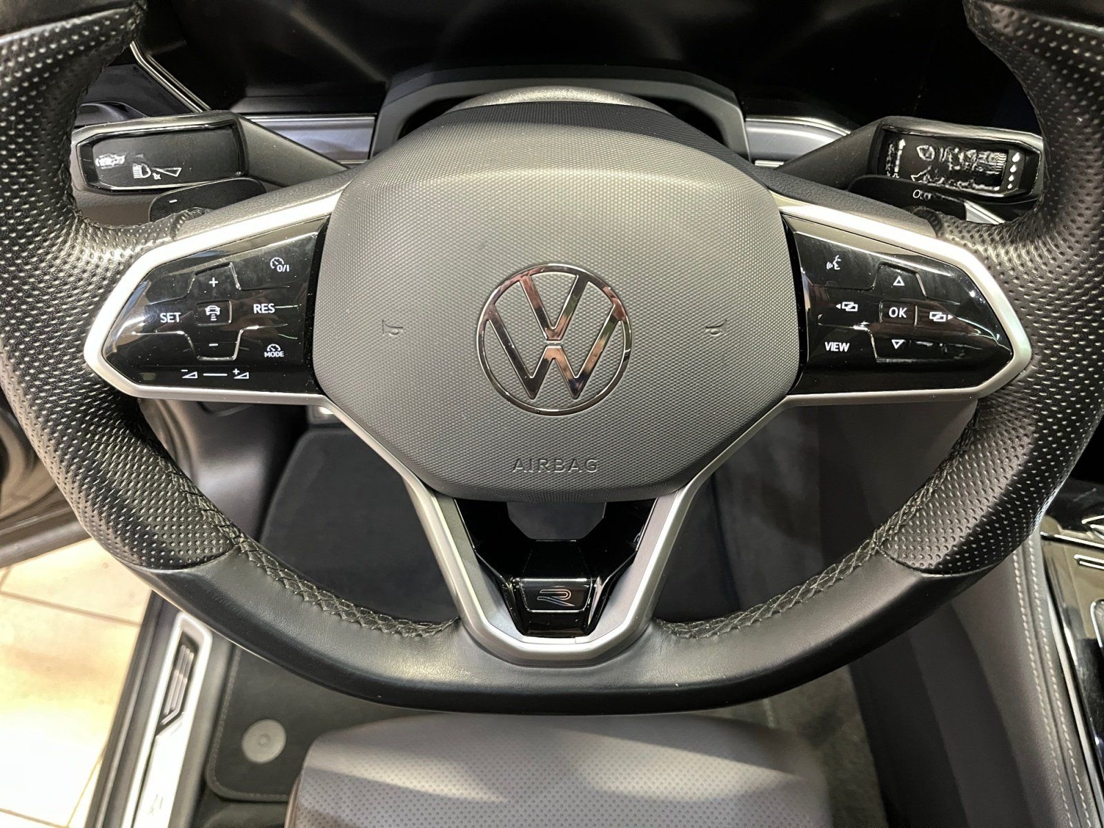 Volkswagen Touareg R-Line 3.0TDI DSG 4x4 AHK Panorama MATRI foto 18