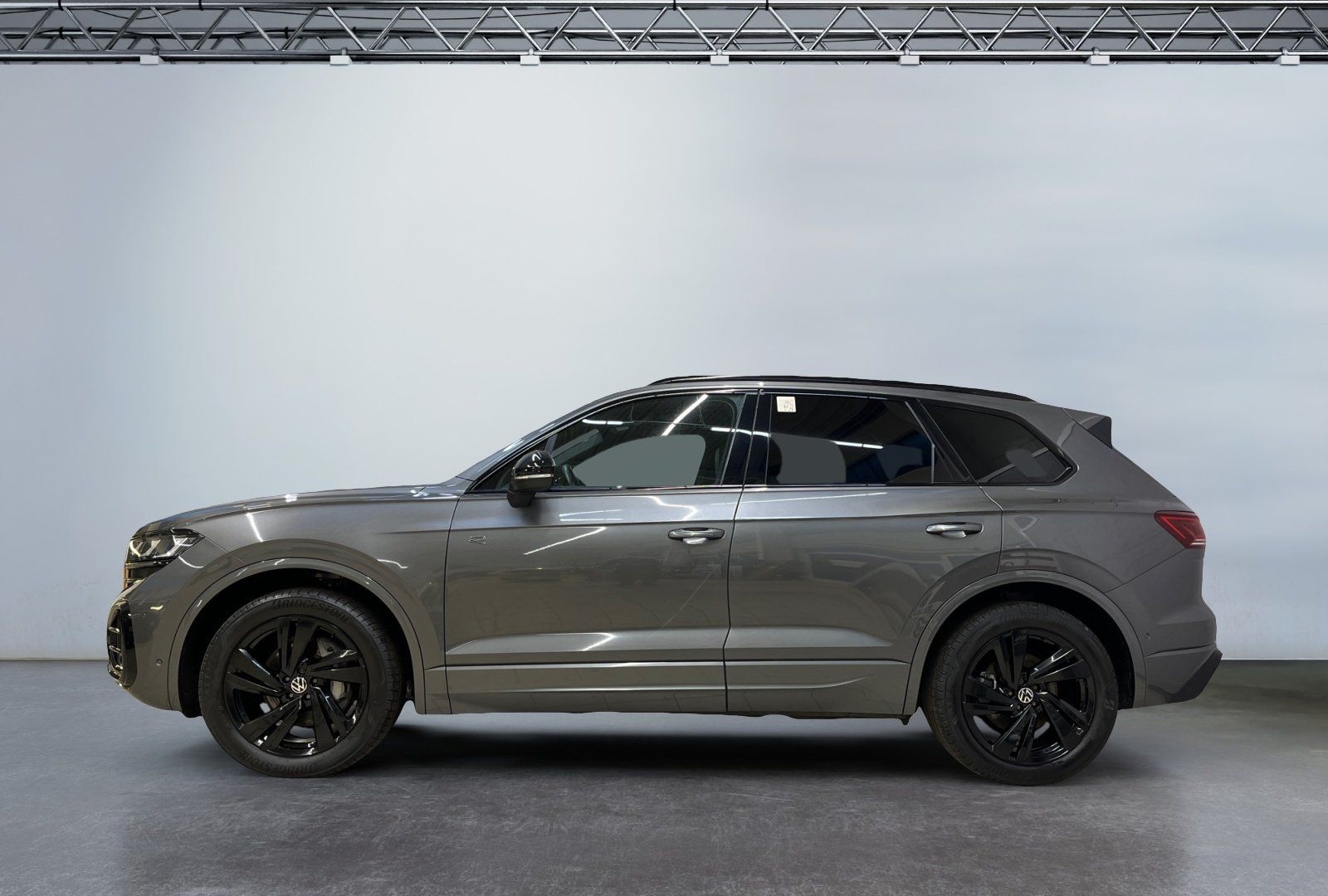 Volkswagen Touareg R-Line 3.0TDI DSG 4x4 AHK Panorama MATRI foto 3