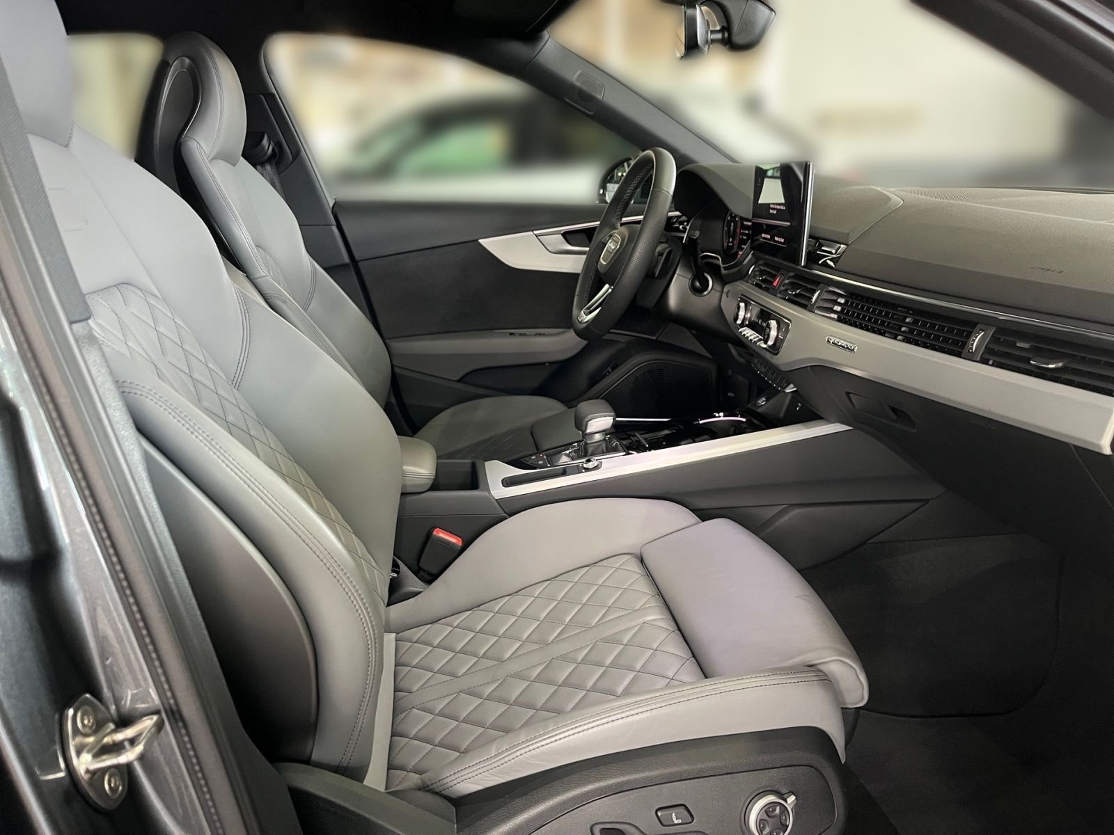 Audi A4 Avant S-Line TDI quattro virtual cockpit B&O foto 15